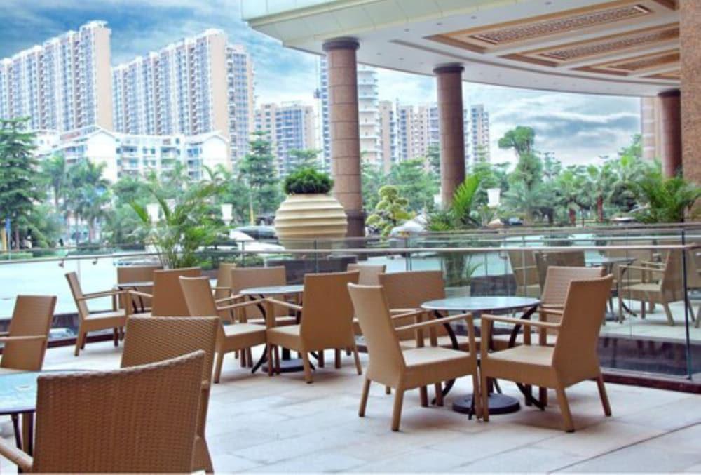 Ramada Shenzhen Baoan Exterior foto