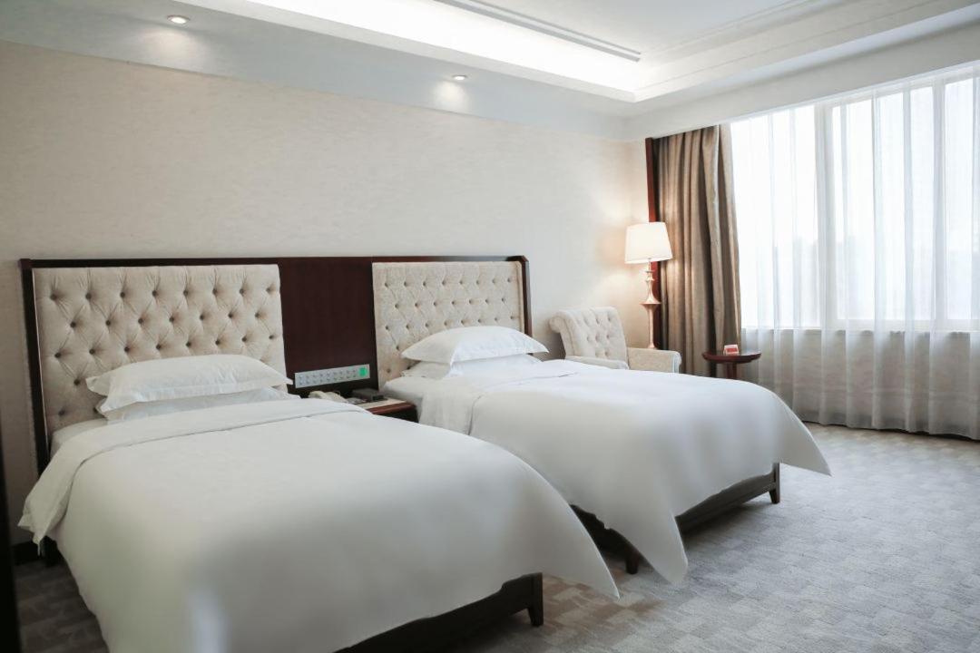 Ramada Shenzhen Baoan Exterior foto